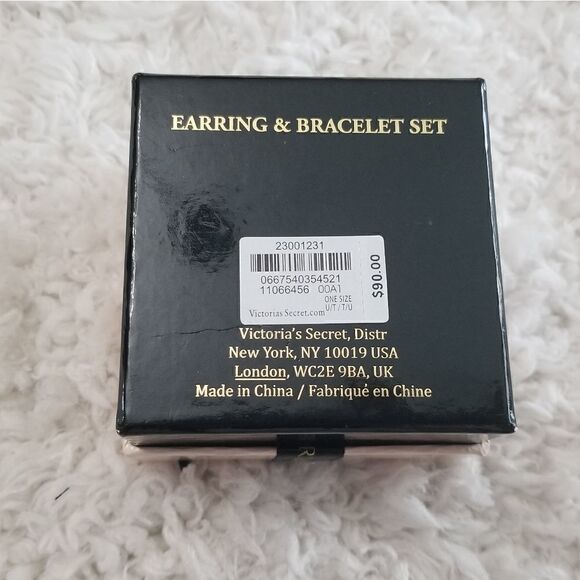 Victoria's Secret Earring and Bracelet Set - Picture 3 of 11